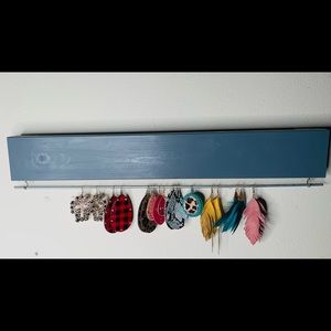 Earring holder (earrings not included)